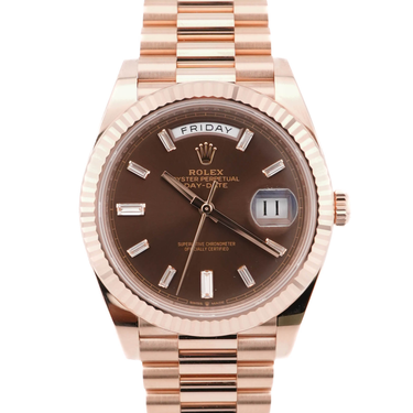 Rolex 228235 Day-Date 40 mm 18K Rose Gold Chocolate Dial Presidential Bracelet Complete Set 2025 on a white background