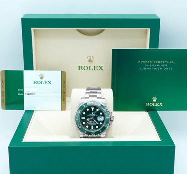Rolex 116610LV Submariner Date 40 mm Stainless Steel Green Dial Hulk Complete Set 2016