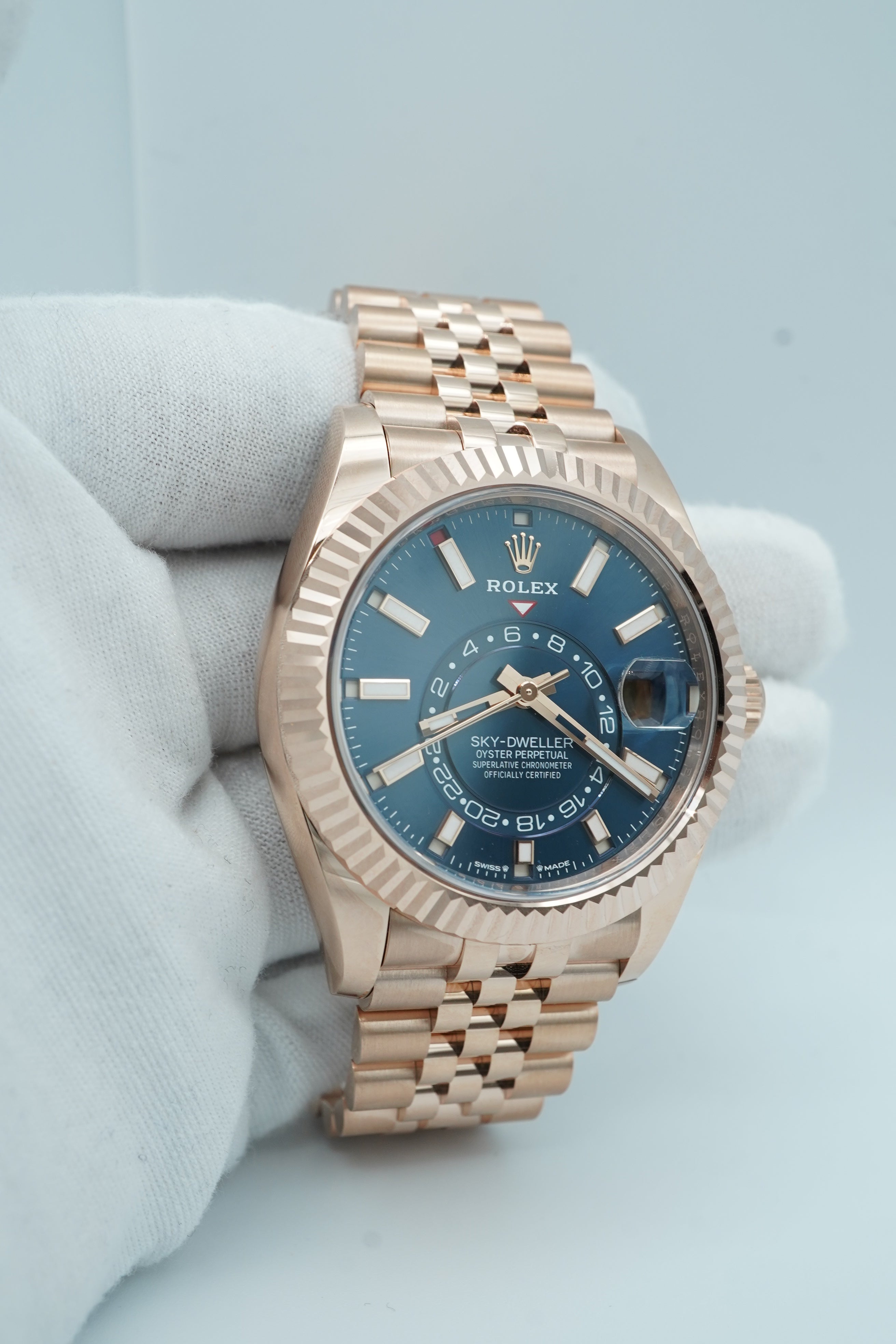 Rolex 336935 Sky-Dweller 42 mm 18K Rose Gold Fluted Bezel Blue