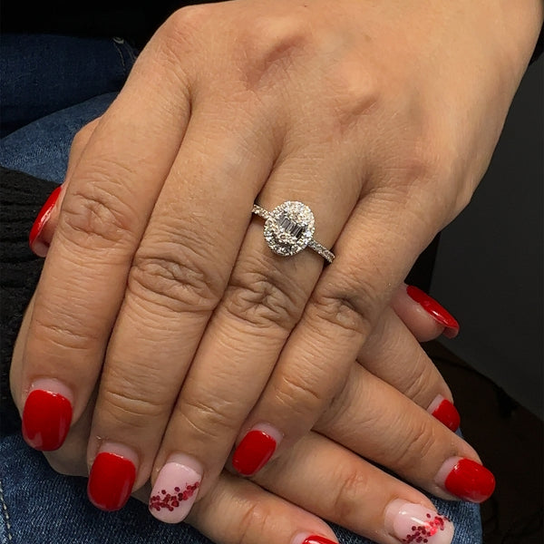 14k White Gold Ladies' Diamond Fancy Ring 0.57Ctw